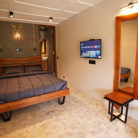 The Boat Club,Karjat Hotel Kültér fotó
