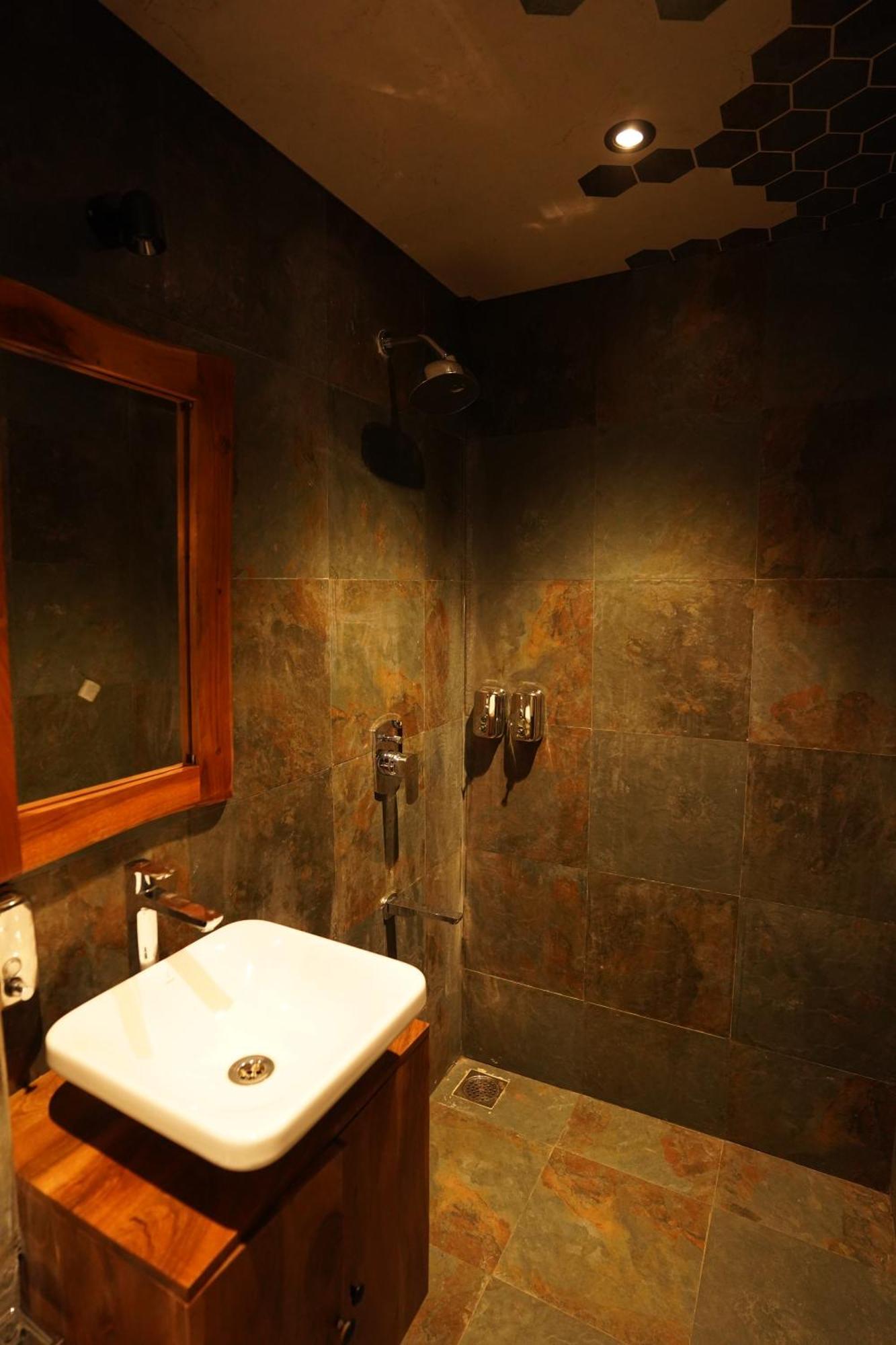 The Boat Club,Karjat Hotel Kültér fotó