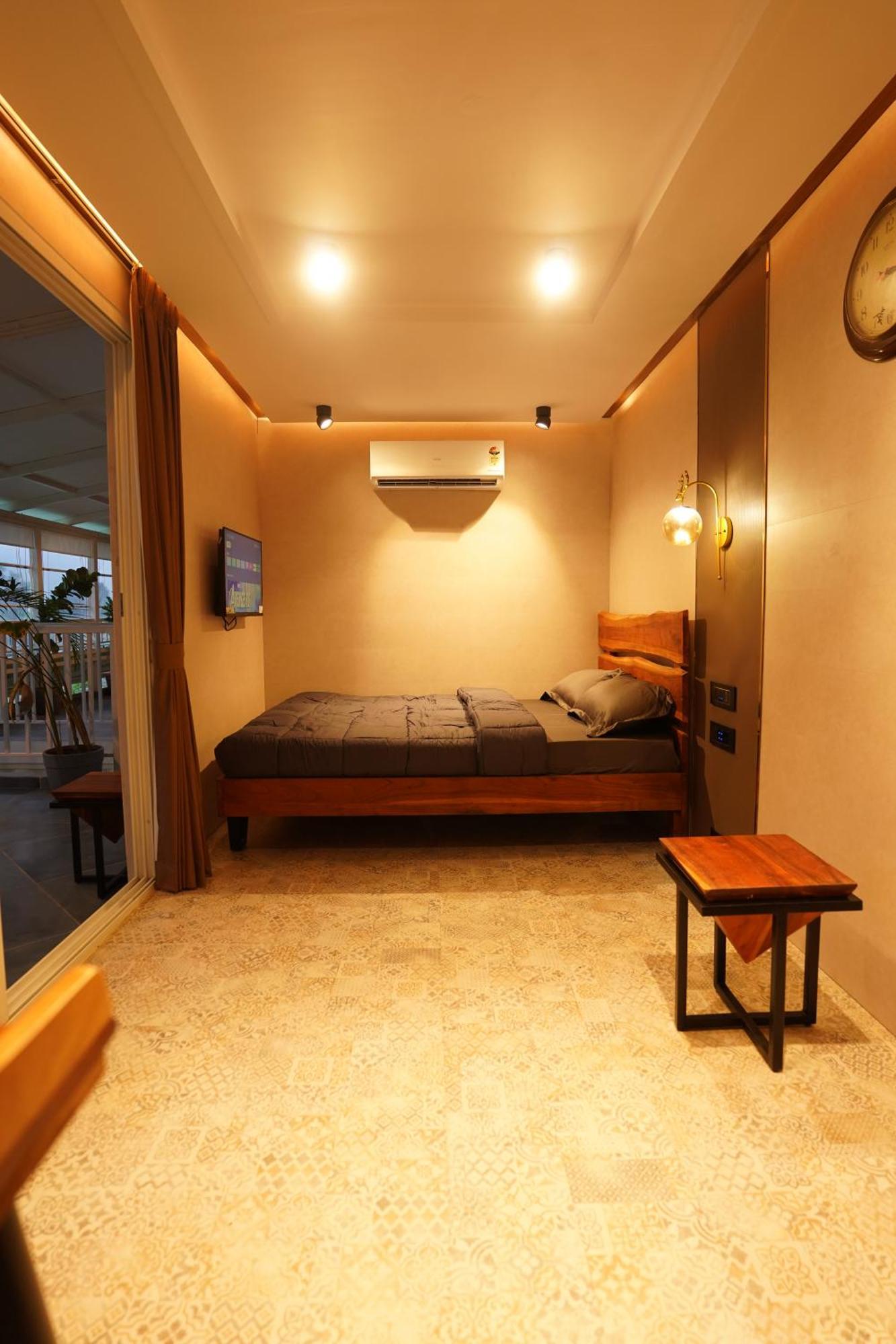 The Boat Club,Karjat Hotel Kültér fotó