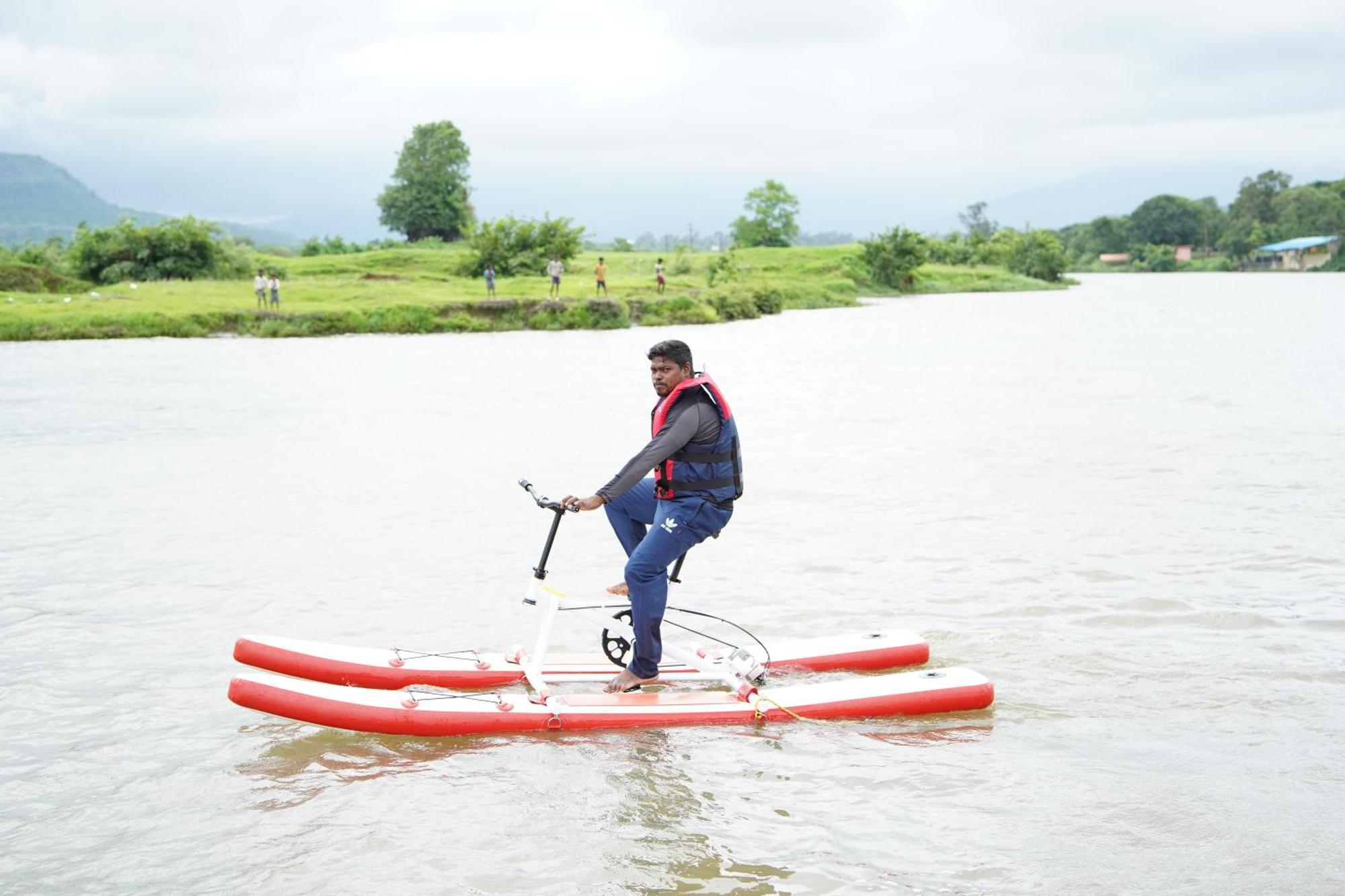 The Boat Club,Karjat Hotel Kültér fotó