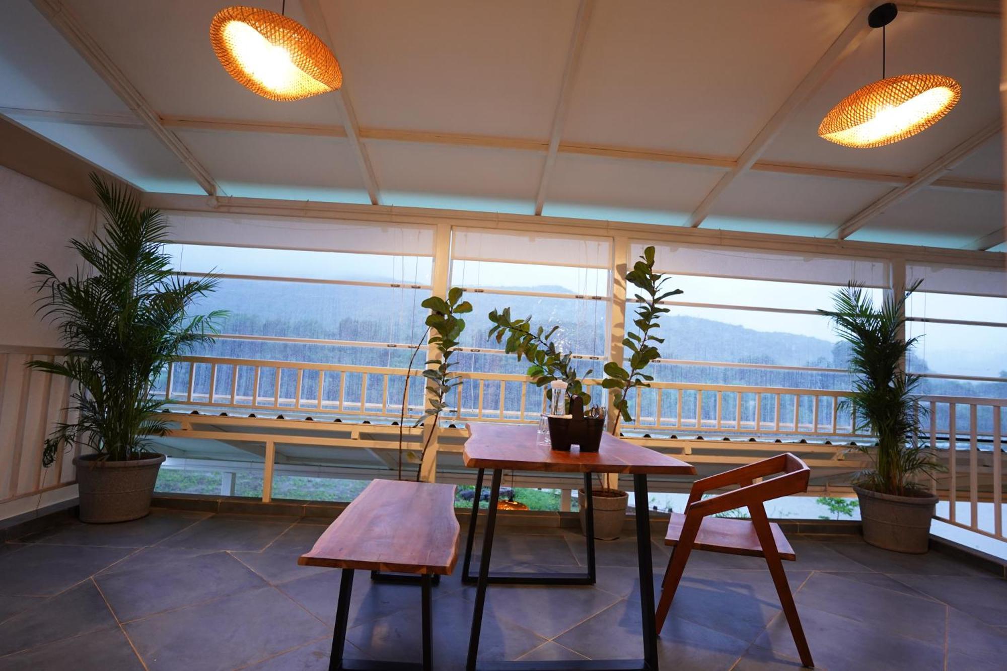 The Boat Club,Karjat Hotel Kültér fotó