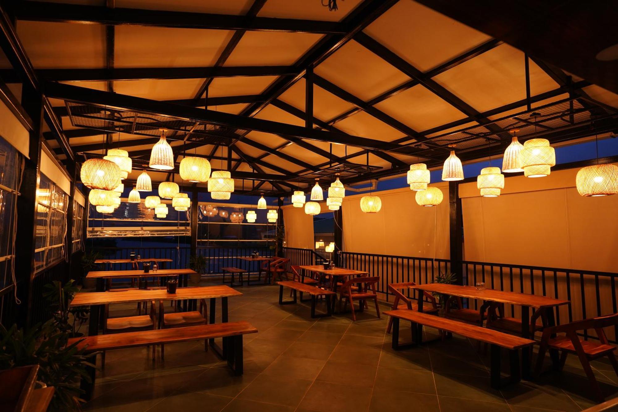 The Boat Club,Karjat Hotel Kültér fotó