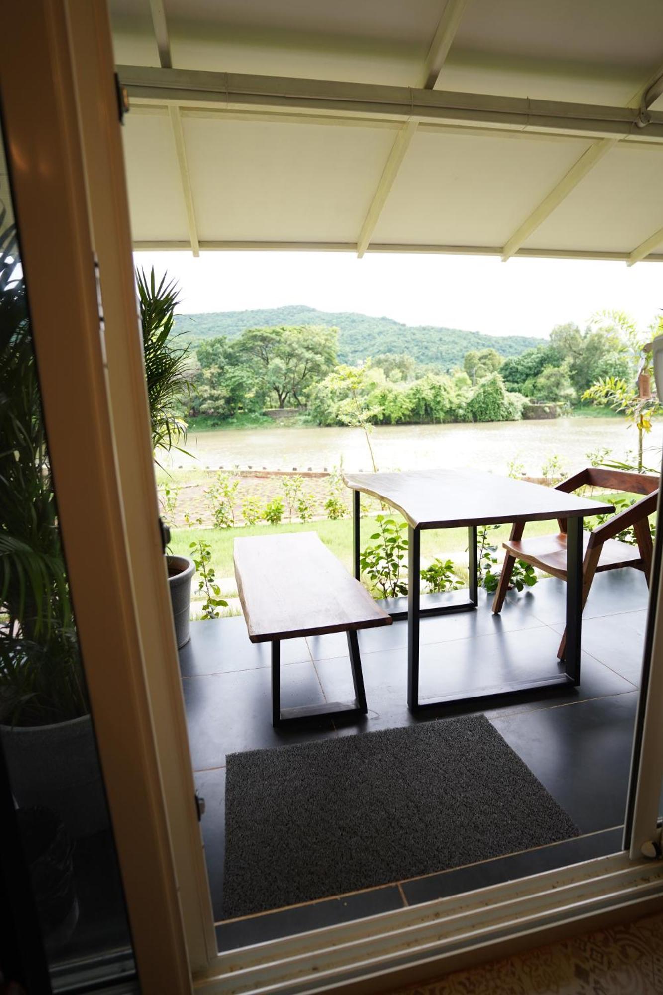 The Boat Club,Karjat Hotel Kültér fotó