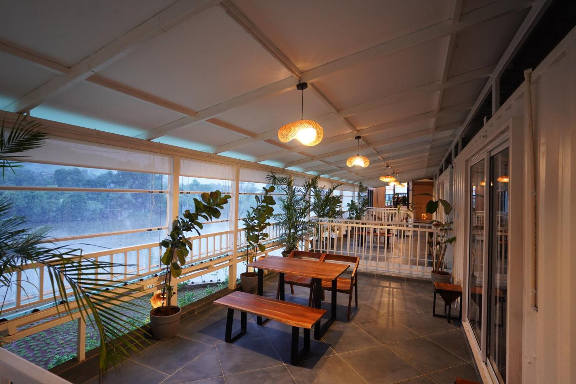 The Boat Club,Karjat Hotel Kültér fotó