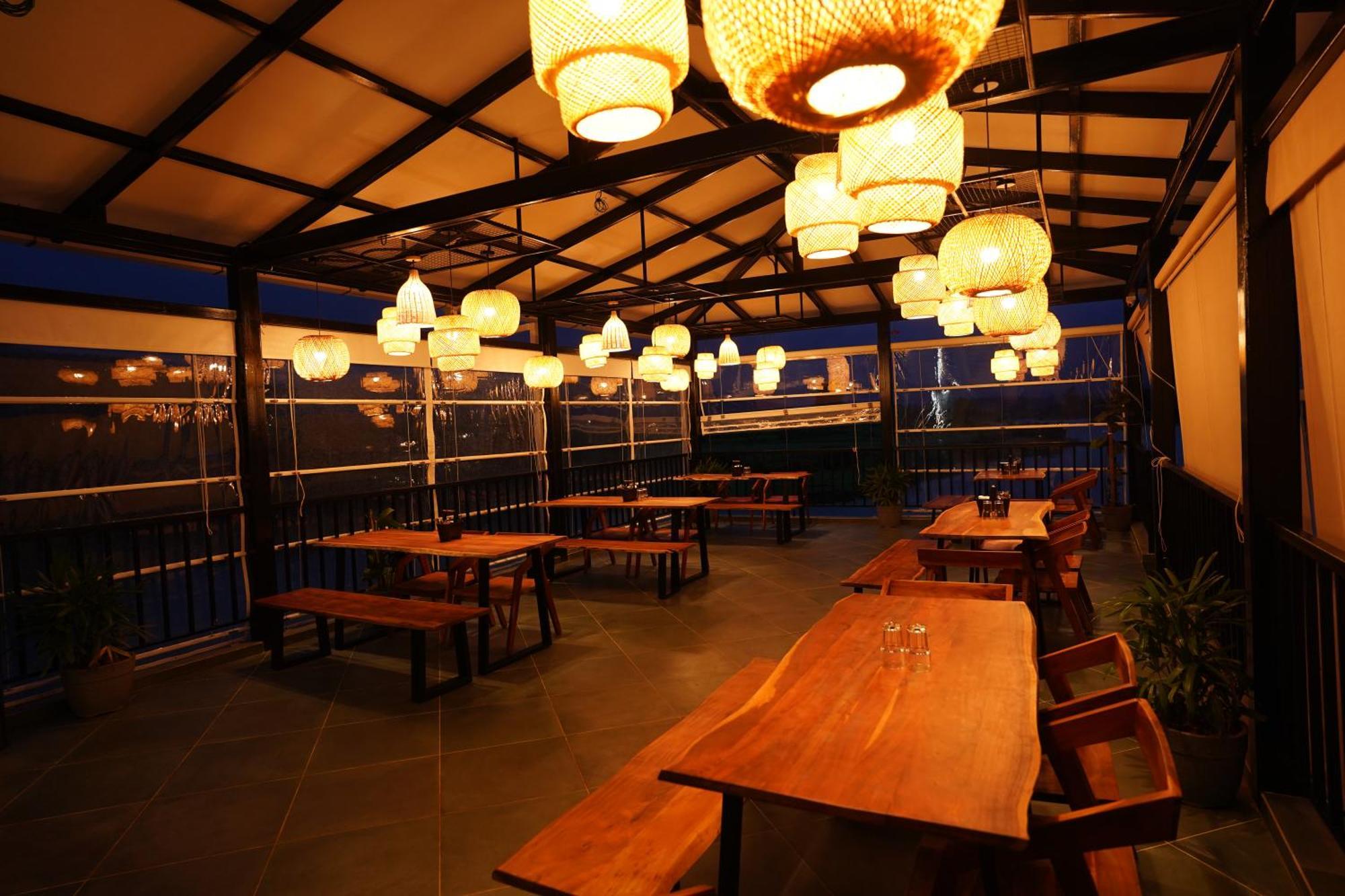 The Boat Club,Karjat Hotel Kültér fotó