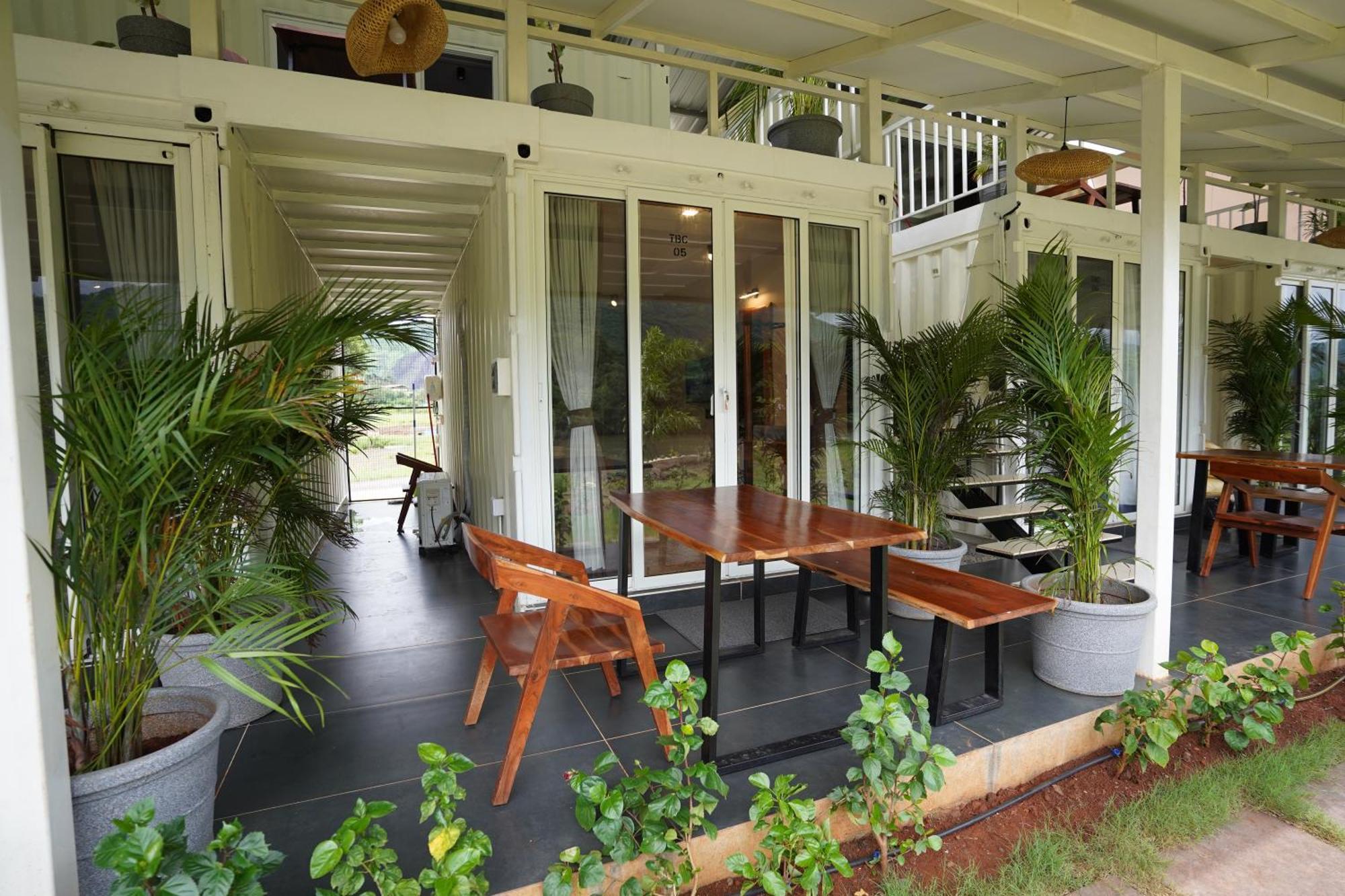 The Boat Club,Karjat Hotel Kültér fotó